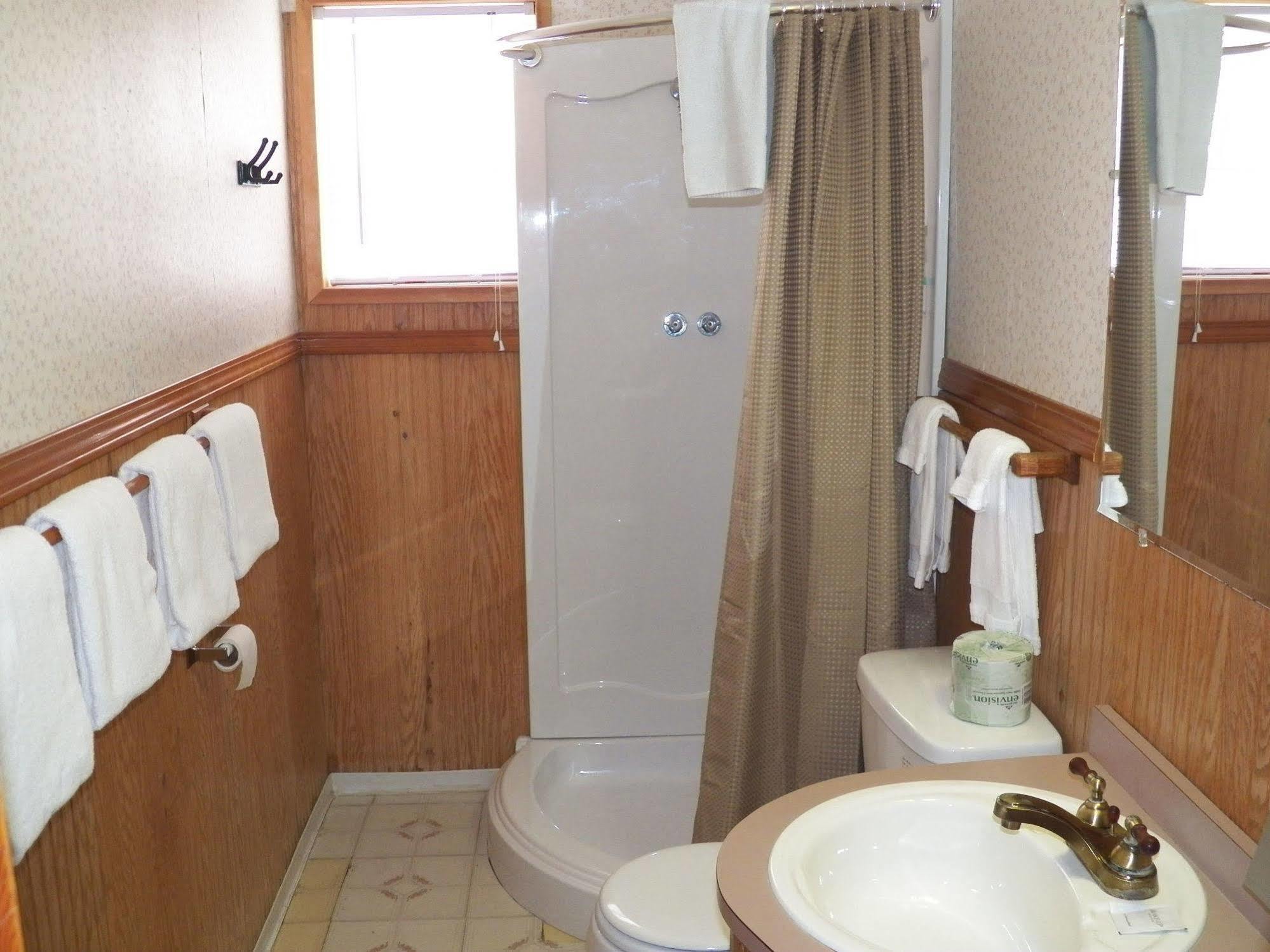 Ocean Avenue Inn ウェストポート エクステリア 写真